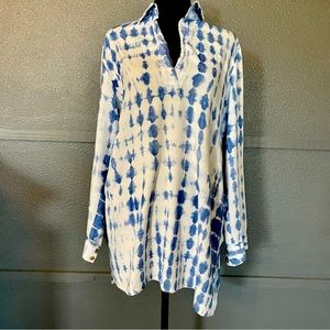 Fauna couture women’s M blue/white Tie dye long sleeve shirt.